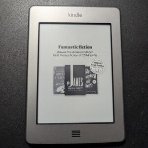 Kindle E-ink reader WiFi compatible